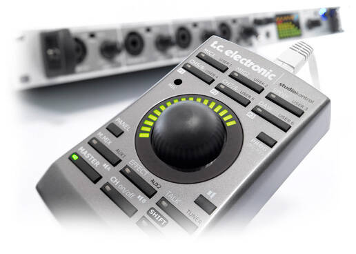 TC Electronic Konnekt Liveオーディオインターフェイス TC Electronic Konnekt Live FireWire Audio Interface | zZounds