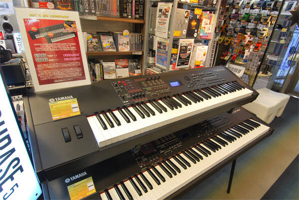 本日発売！プレーヤー指向の最新マスターキーボード『S90 XS / S70 XS