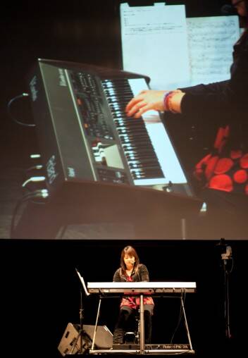 roland201002_15