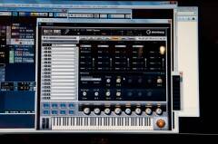 yamaha_steinberg_hs15_1