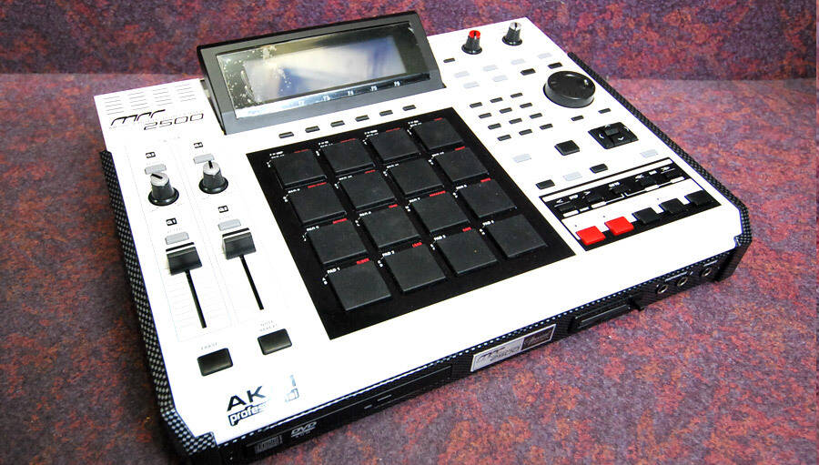 MPCの理想形がここに！AKAI MPC2500 Special Edition入荷しました 