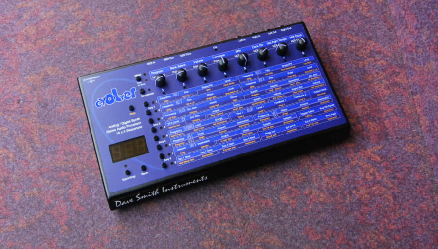 個性的なサウンドメイクなら！！Dave Smith Instruments Evolver入荷