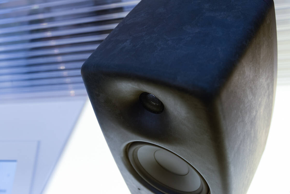 GENELEC Mシリーズ発売！初回限定で高品位電源ケーブルプレゼント