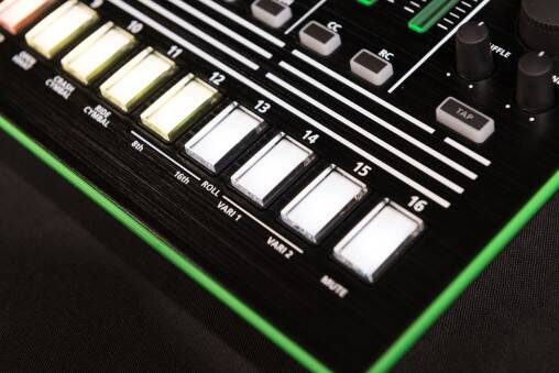 Roland AIRA TR-8