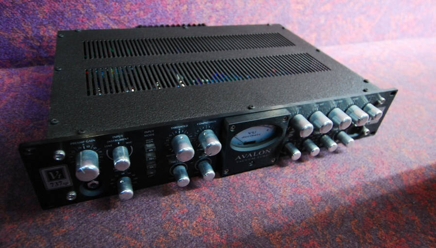 ボーカルレコーディングの定番チャンネルストリップ！Avalon Design VT