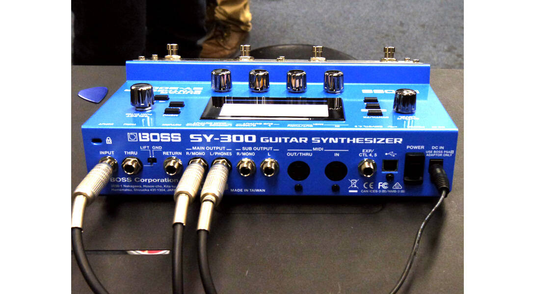 BOSS ボス　SY-300 ギターシンセサイザー Amazon | BOSS SY-300 Guitar Synthesizer ギターシンセサイザー