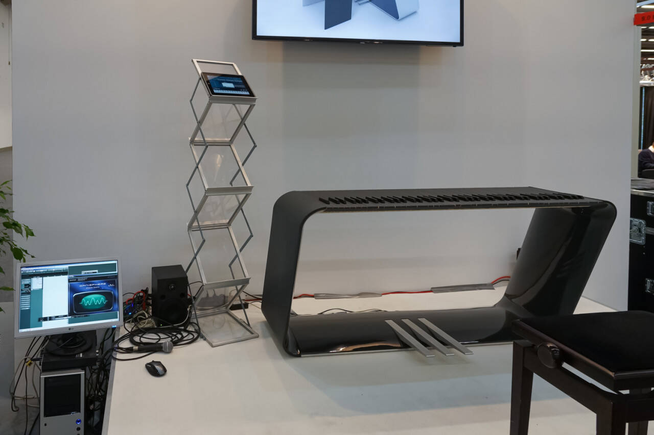 Piano」がいよいよ完成、展示の運びになりました。