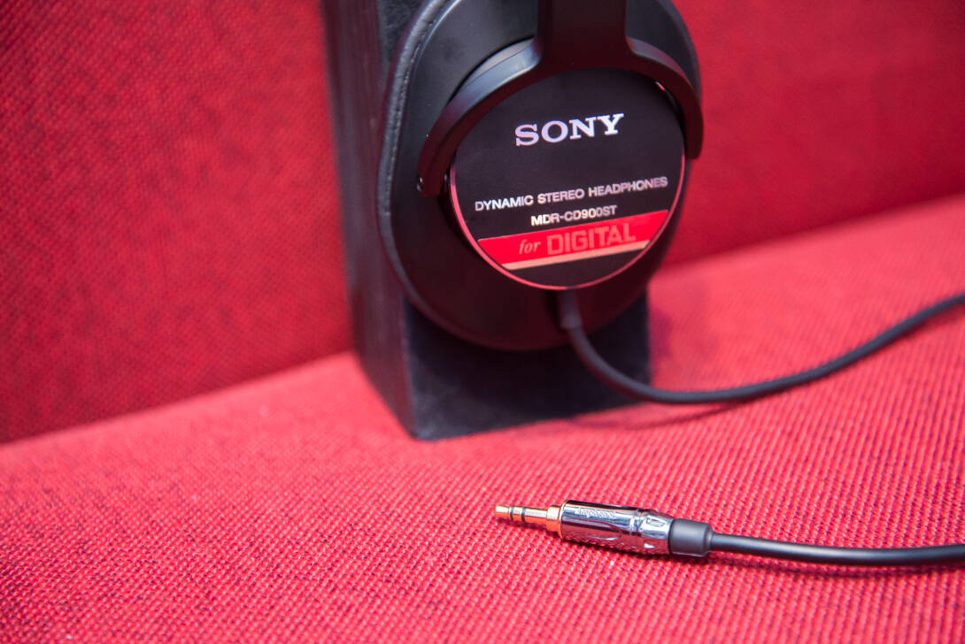 Rock oNオリジナル MDR-CD900STのamphenolステレオミニコネクター仕様