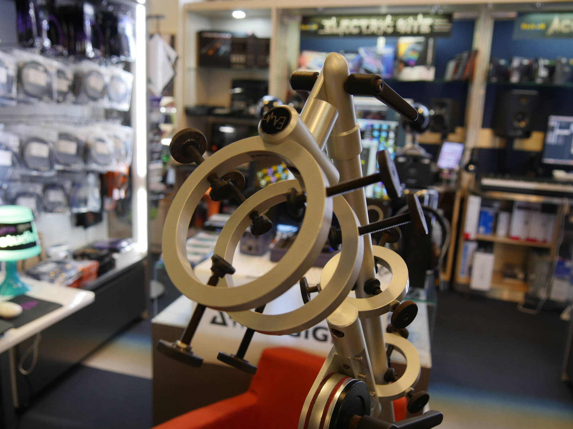 Enhanced Audio M600とRevelator店頭展示中!~音の輪郭を更に Enhanced Audio M600とRevelator店頭展示中!~音の輪郭を更に