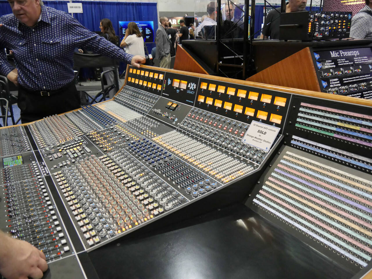 AES 2016 Rock oN Show Report API