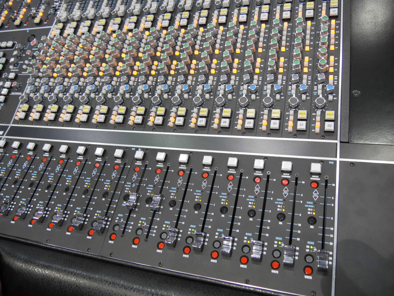 AES 2016 Rock oN Show Report API