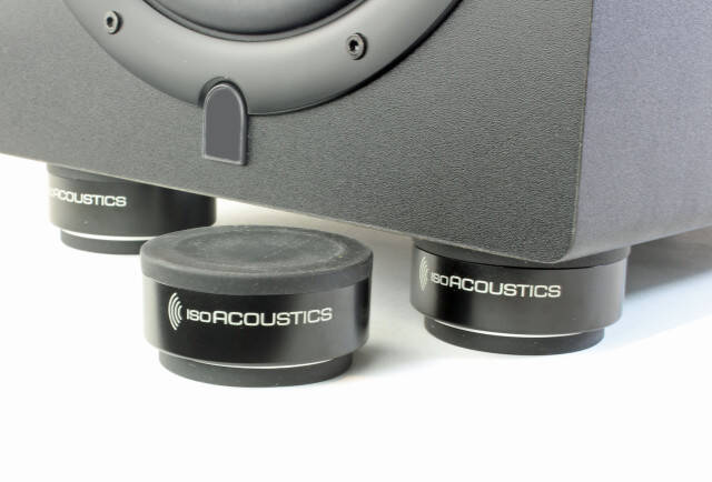 ISO-PUCK-Speaker-2