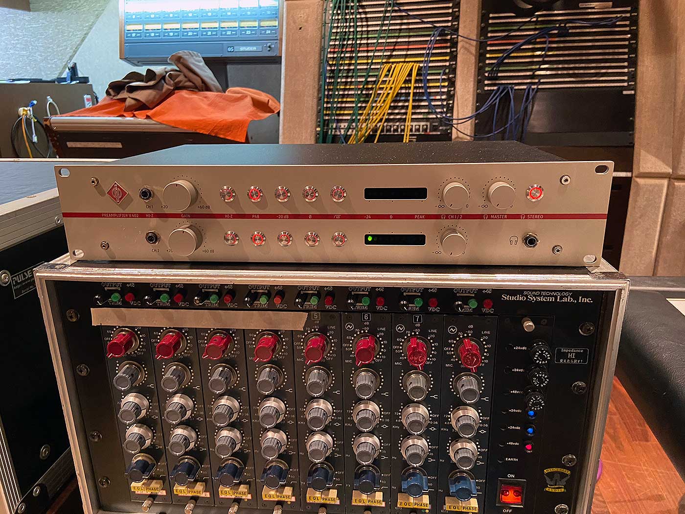 v-402