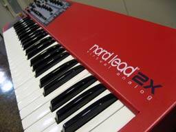 CLAVIA Nord Lead 2 通電・音出し確認済み 【ジャンク】 Nord（CLAVIA） Nord Grand 2【マイスタジオセット】※配送事項要